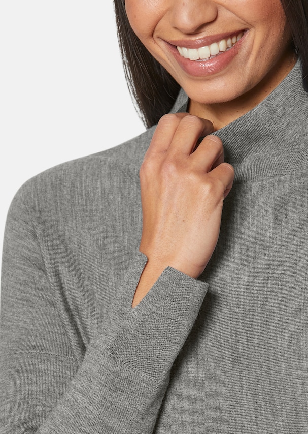 Stand-up collar jumper with long sleeves 4