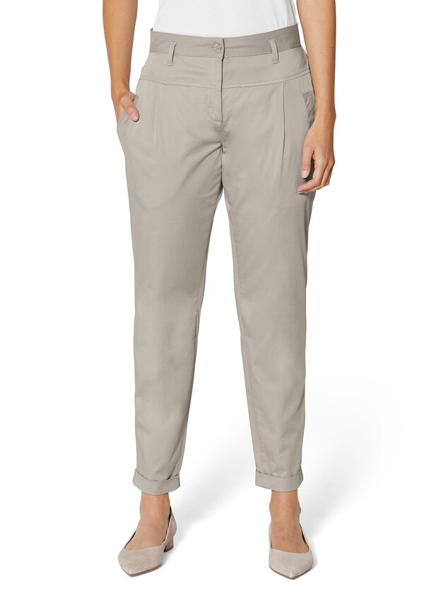 Chino trousers with pleats