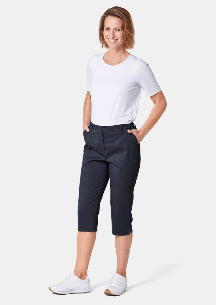 Sportive Capri-Hose aus trageangenehmen Satin 1