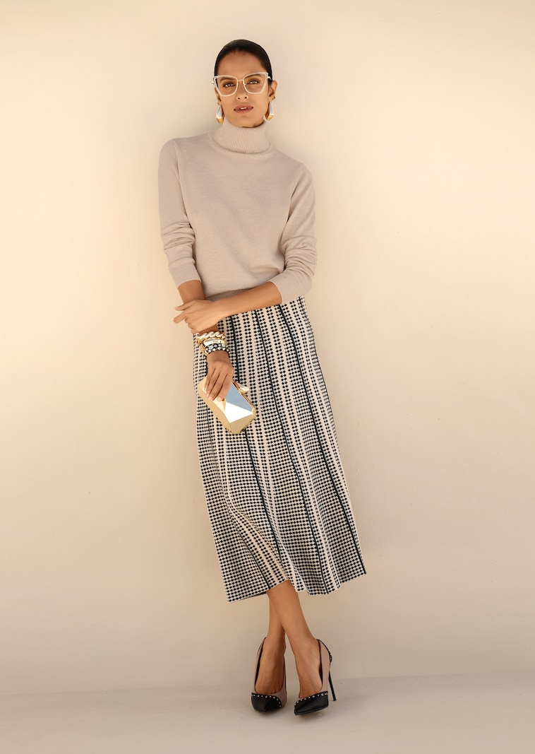 Knitted skirt