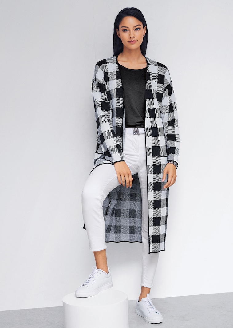 Verschlussloser Strickmantel in Karo-Jacquard