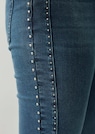 Jeans mit Nietenverzierung thumbnail 5