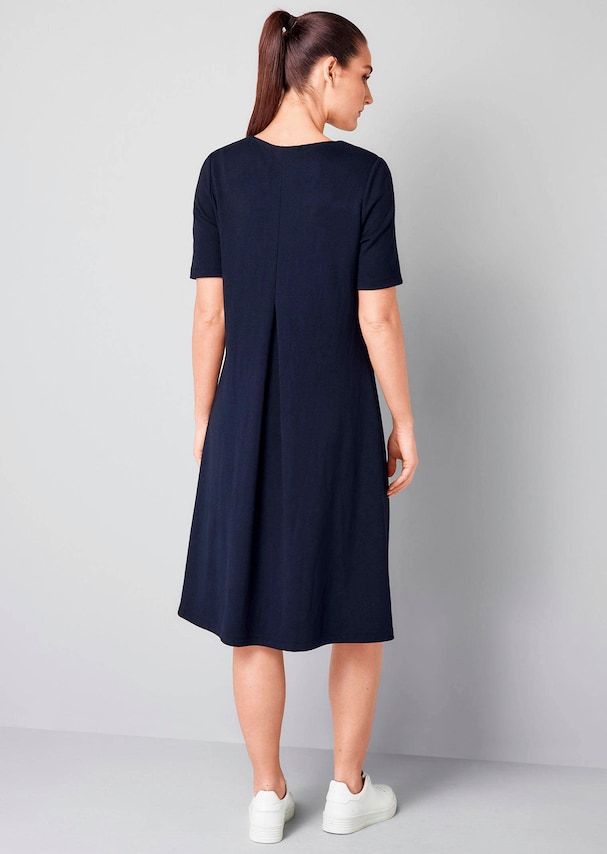 Kleid aus trageangenehmer Jerseyware 1