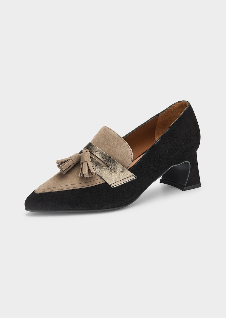 Wildleder-Pumps mit Troddeln