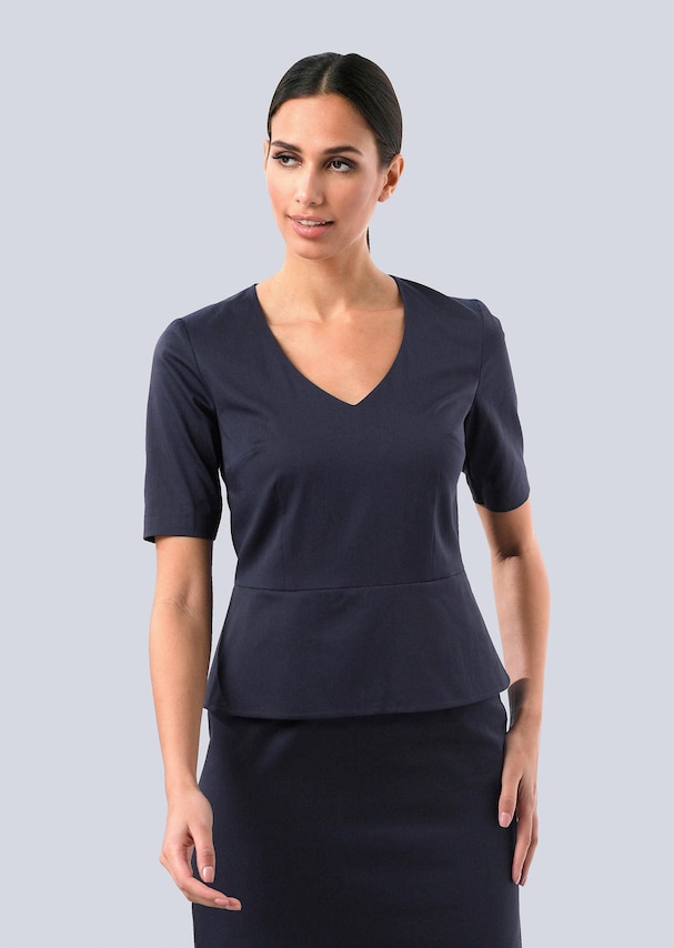 Etuikleid mit figurschmeichelndem Schößchen