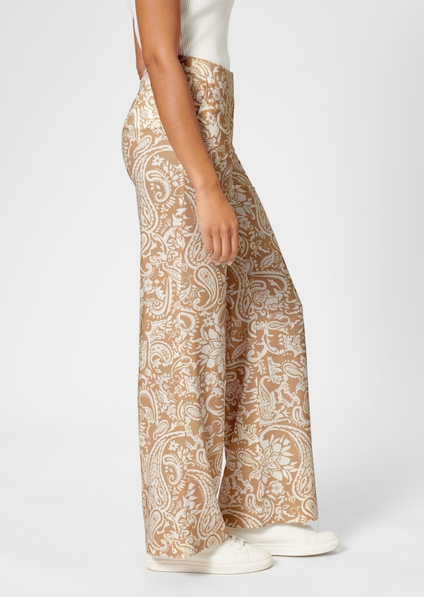 Wide trousers with paisley pattern 3