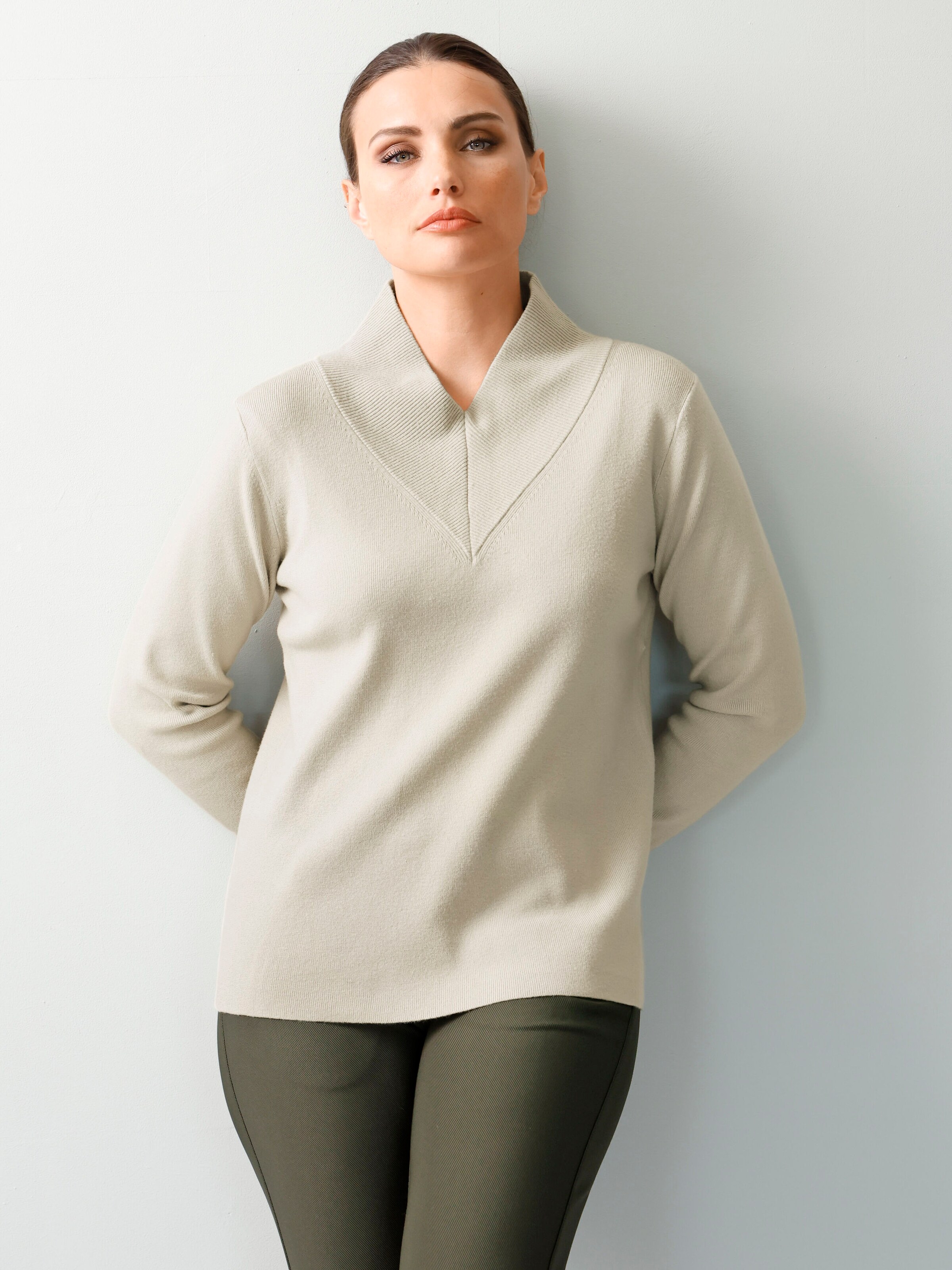 Pullover mit breitem V-Ausschnitt 6