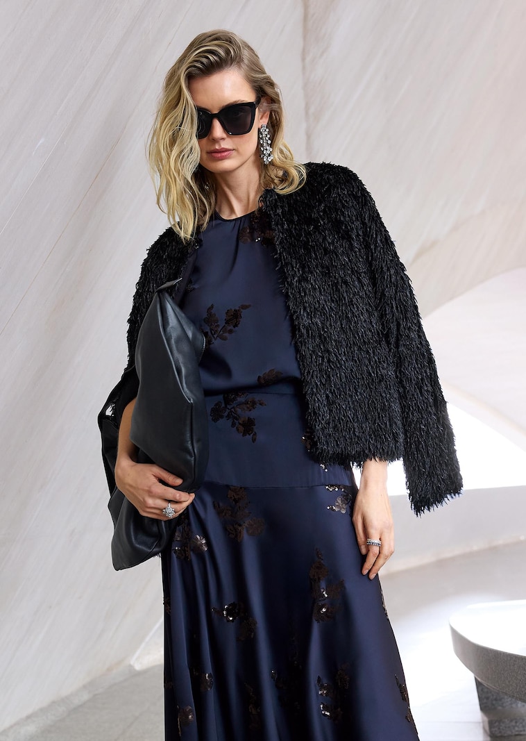 Glamouröse Shirtjacke in Feder-Optik