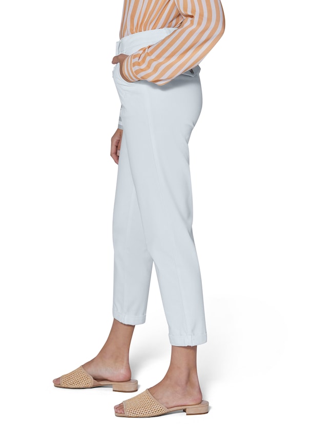 Cropped trousers in a casual chino style 3