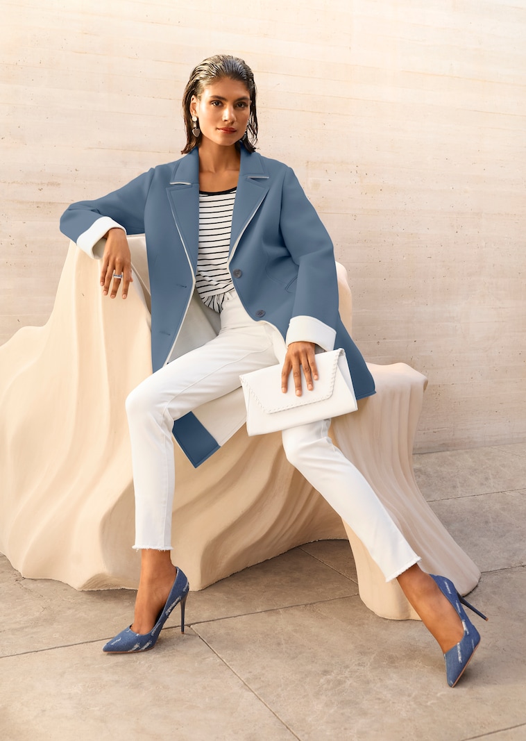 Jeans mit feinem Fransensaum