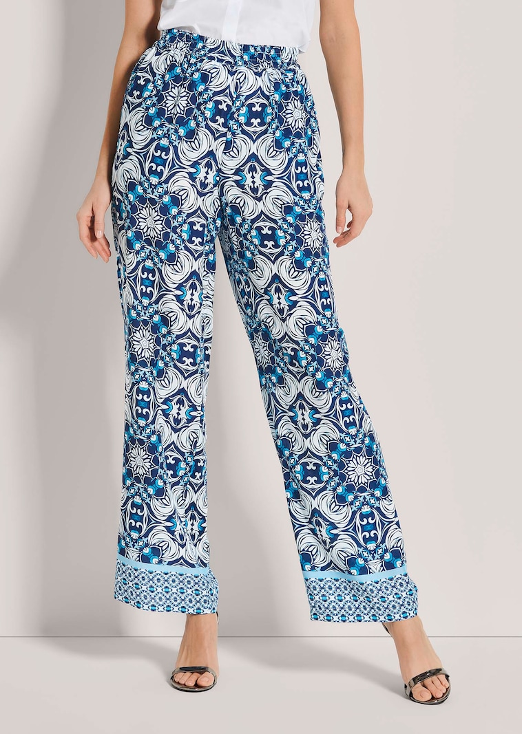 Weite Hose mit Unikat-Print