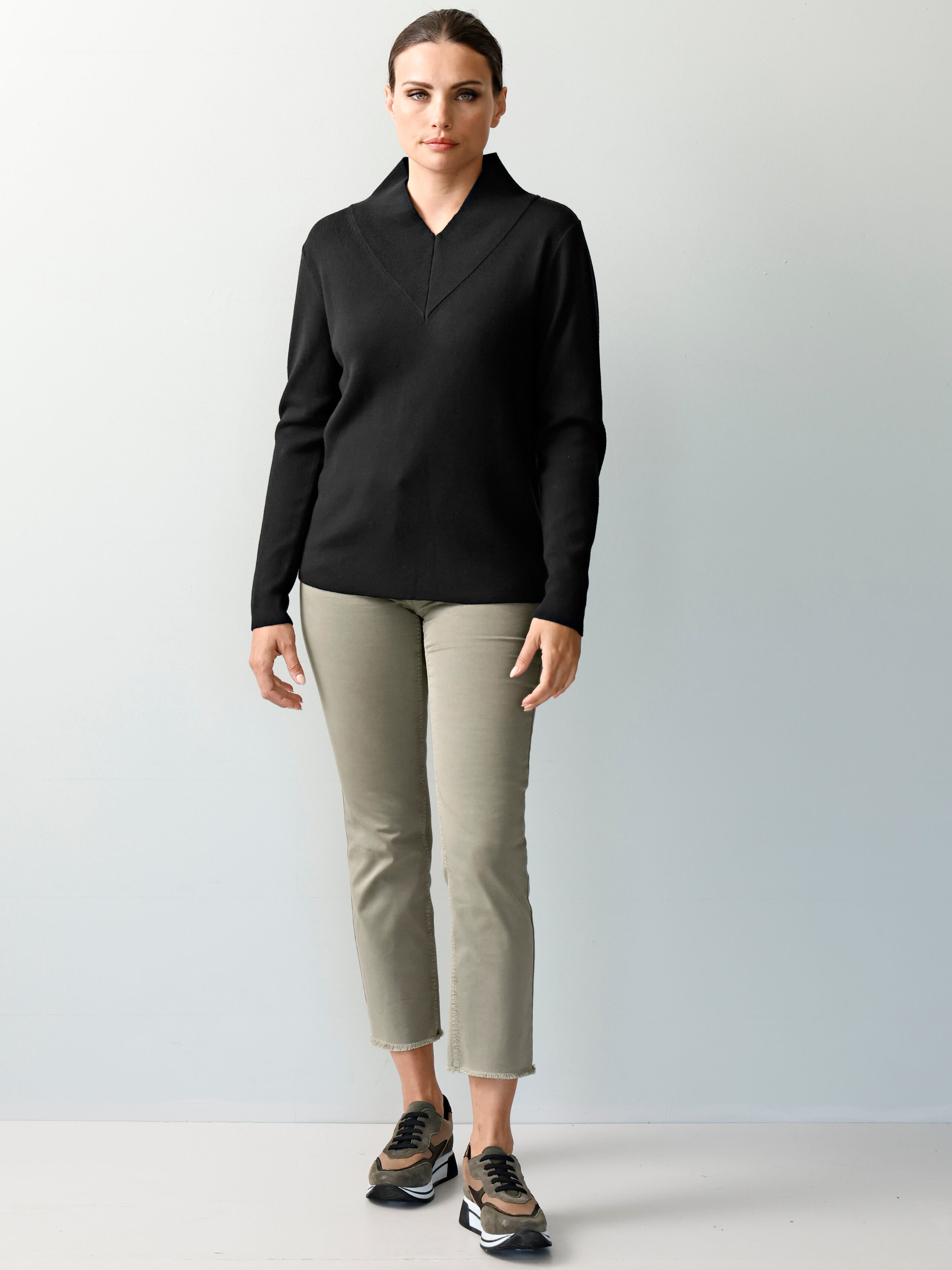 Pullover mit breitem V-Ausschnitt