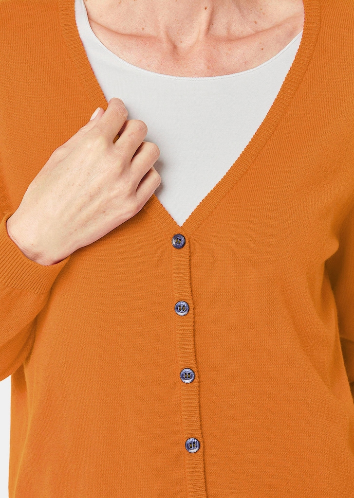 Hochwertige Strickjacke in zeitloser Optik