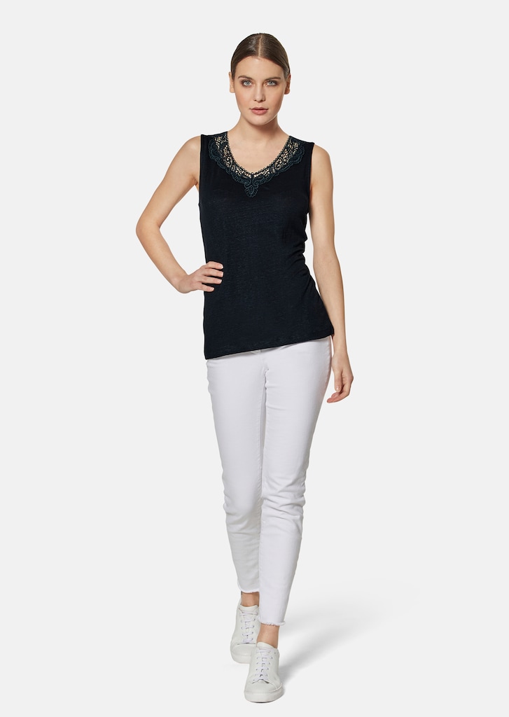 Sleeveless linen top with lace trim 1