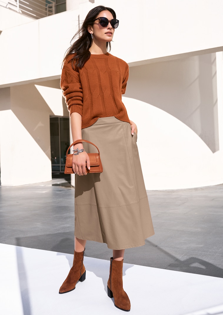 Schwungvoller Rock im Leder-Look