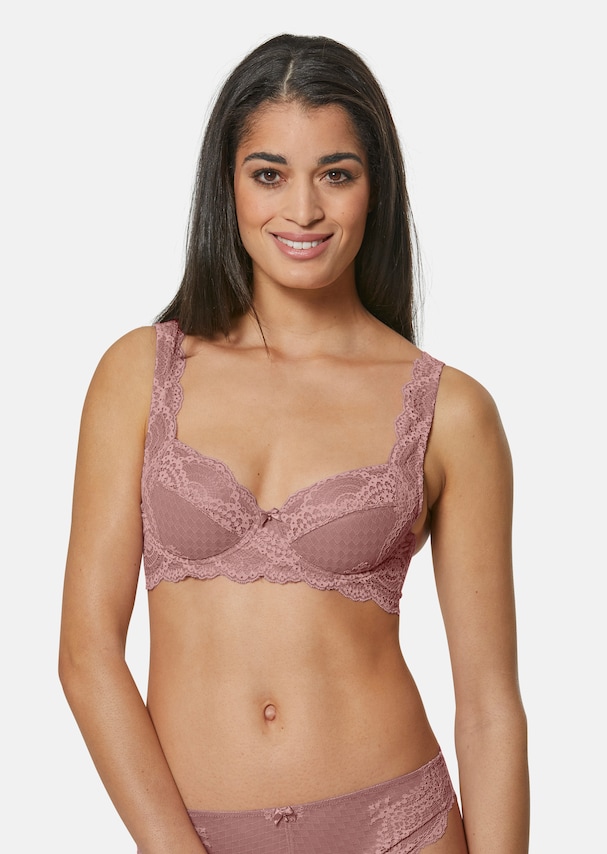 Underwired bra made from elegant lace