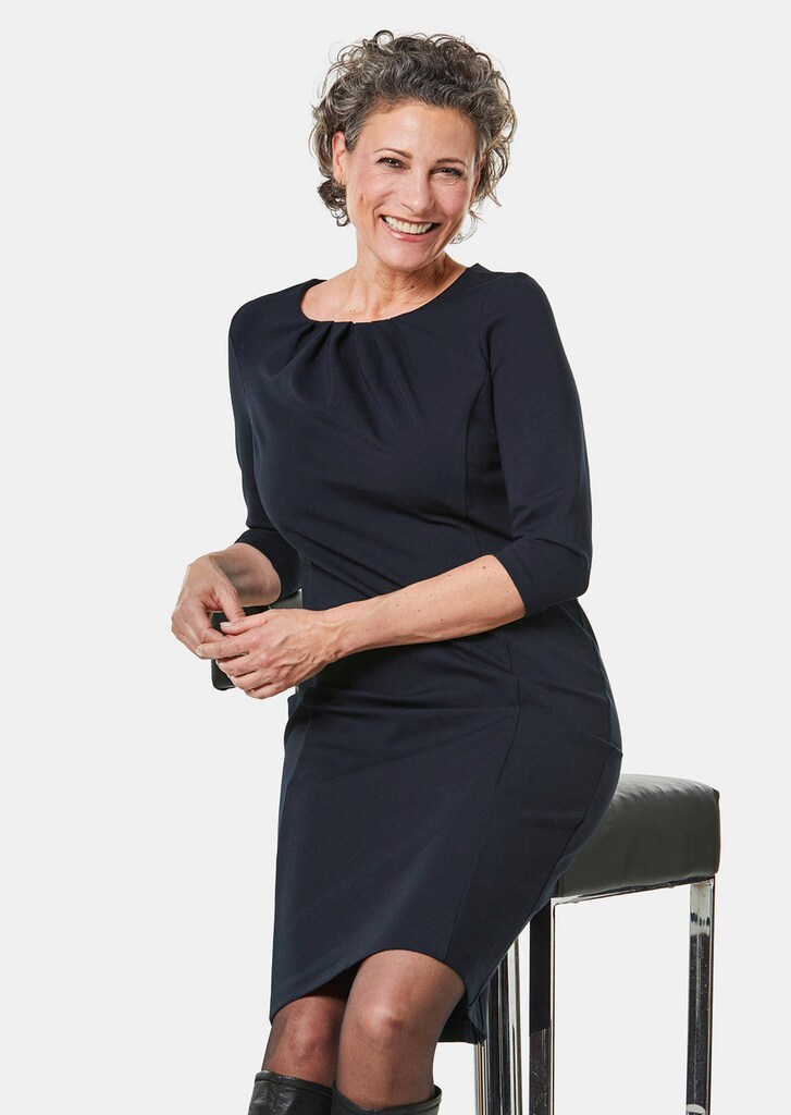 Knitterarmes Jerseykleid in purer Optik