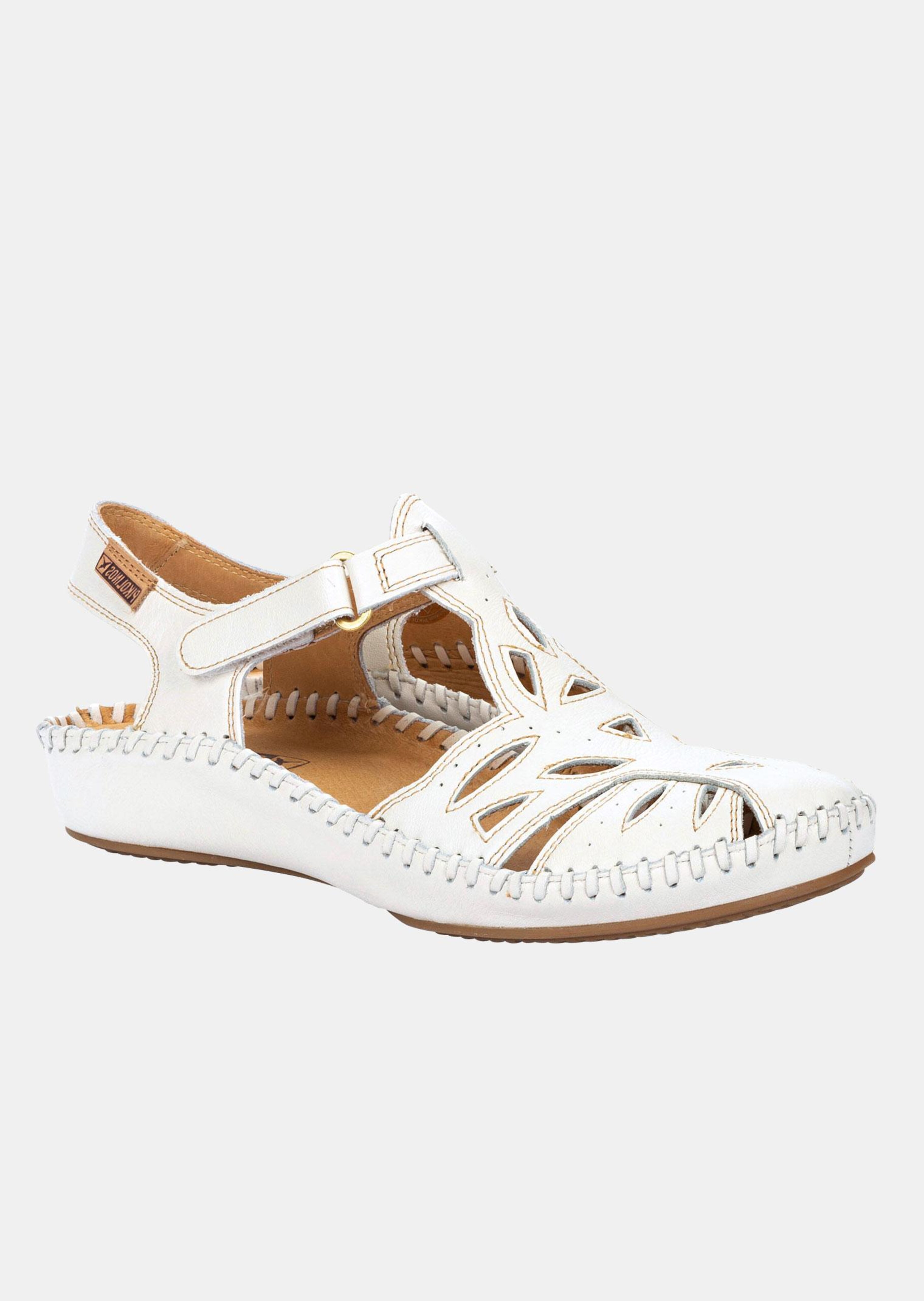 Sandales d'été avec perforations