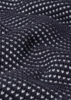 Pull soigneusement diminué thumbnail 4