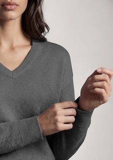 Pull en V en bon cachemire thumbnail 5