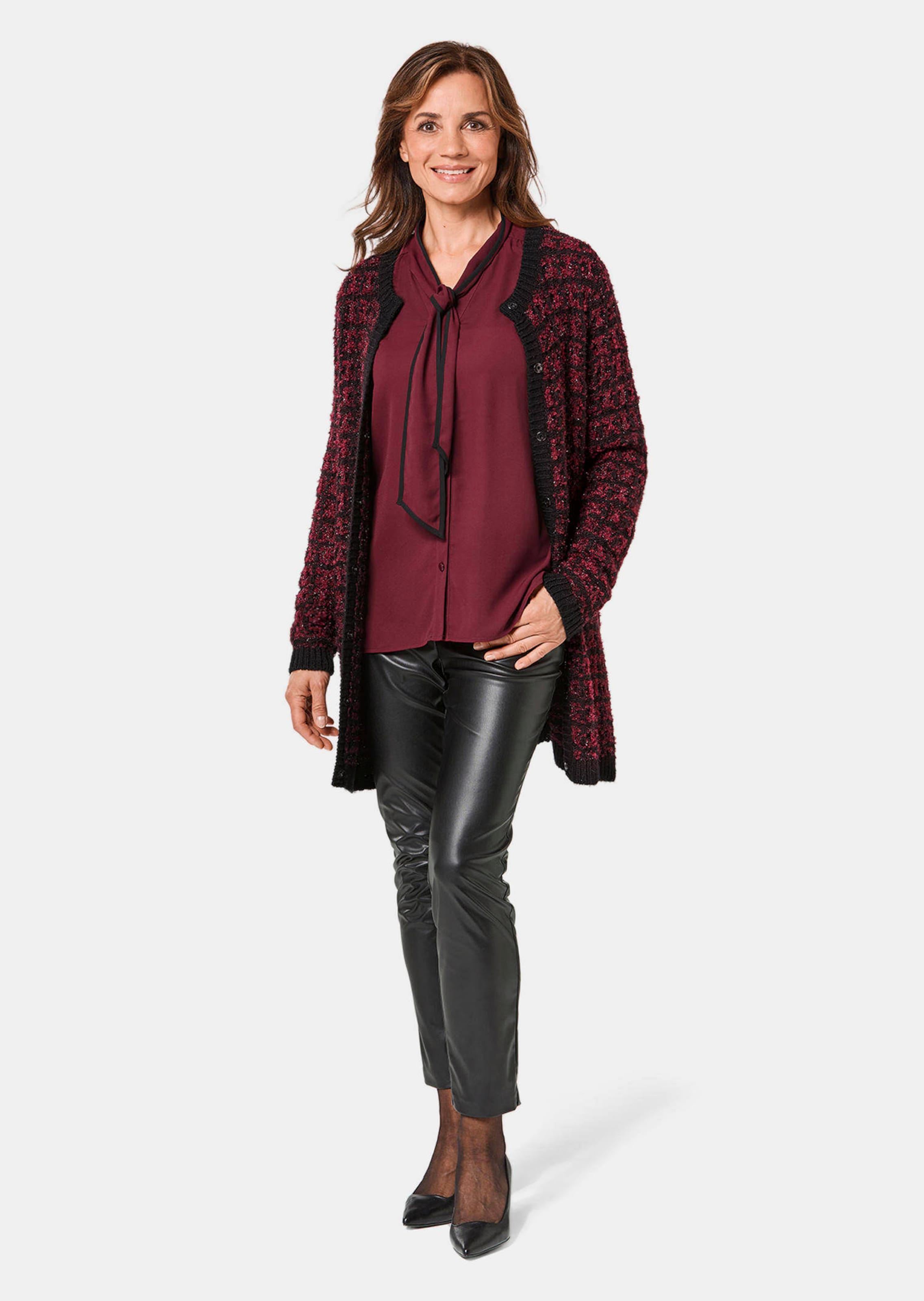 Cardigan chic en tricot orné de fils brillants - noir / bordeaux - Gr. 56 de Goldner Fashion
