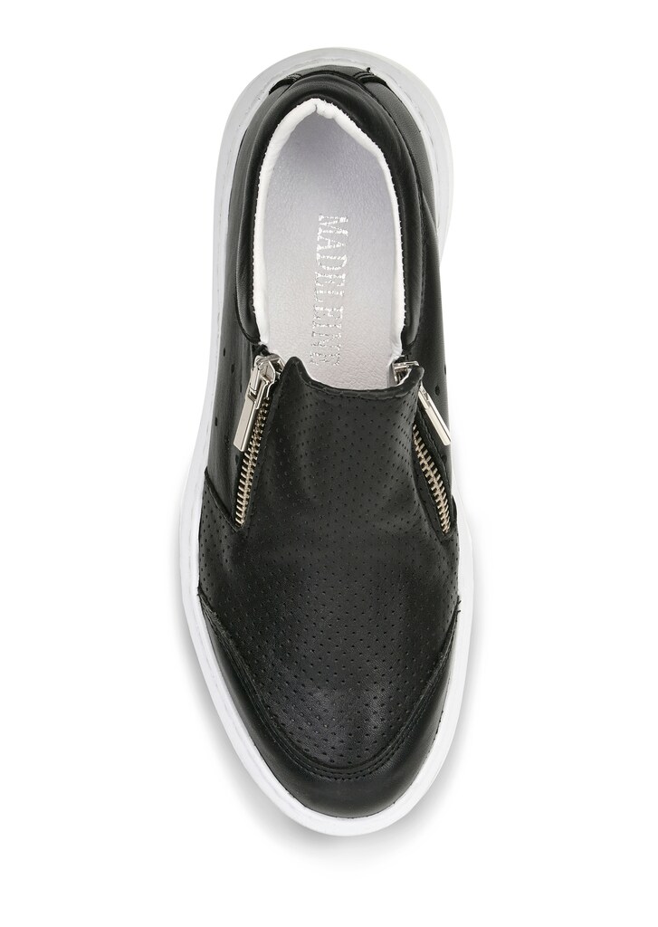 Slip-on shoe with zip 2