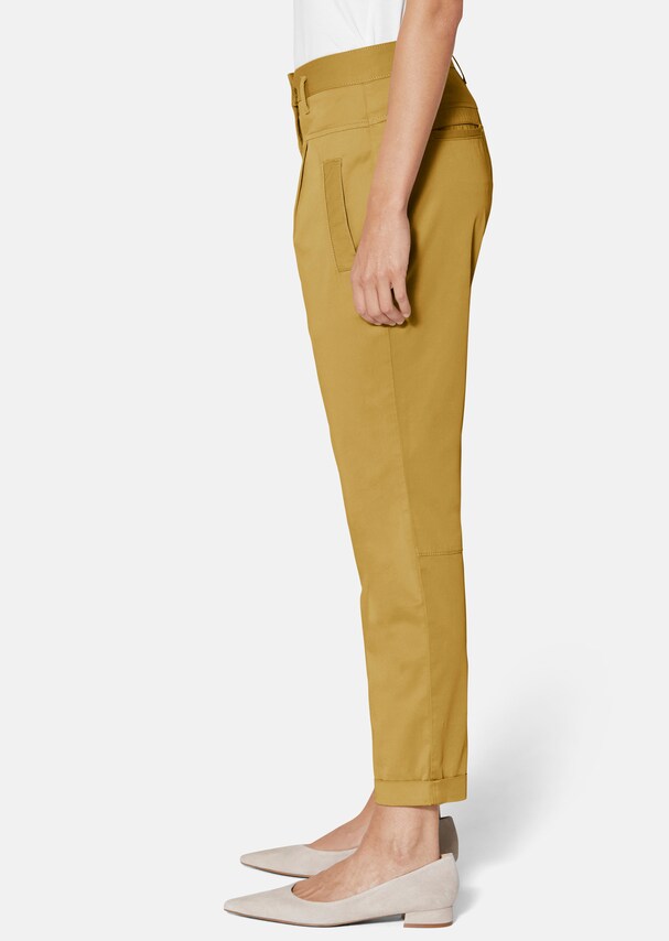 Chino trousers with pleats 3