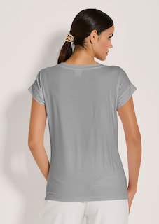 Casual shirt with V-neck thumbnail 3