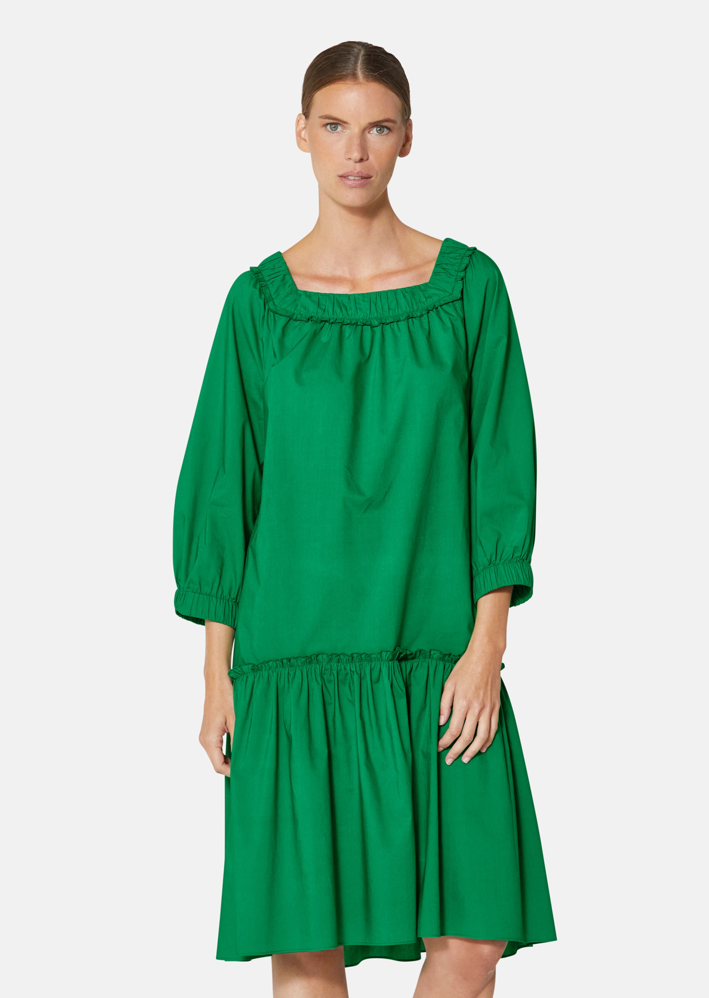 Dress with 3/4 sleeves and flounce
