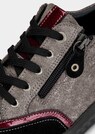 Sneakers met modieuze lakaccenten thumbnail 3