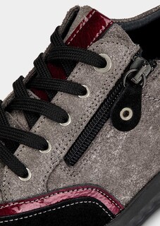 Sneakers met modieuze lakaccenten thumbnail 3