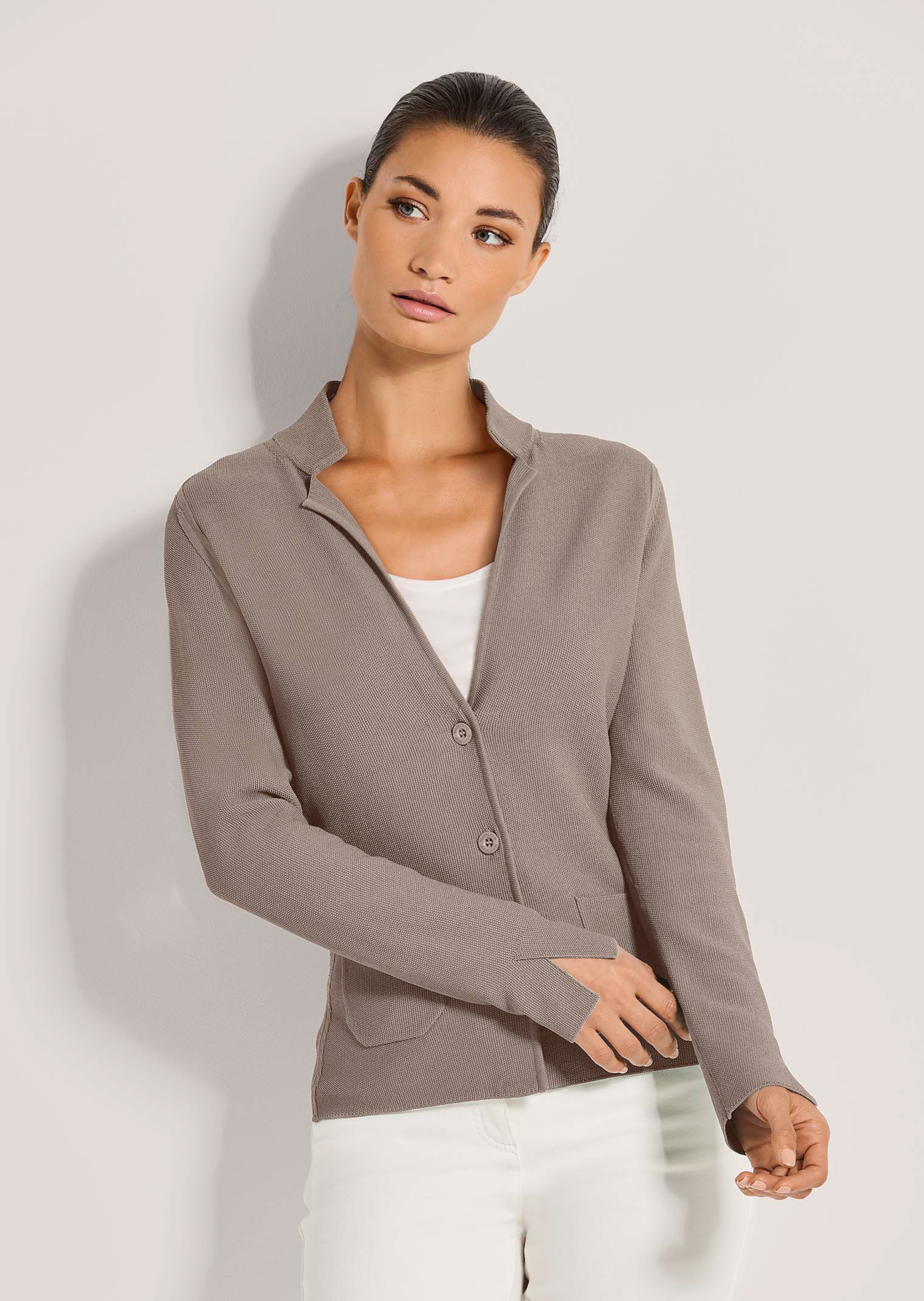 Schlanker Strickblazer mit langen Ärmeln