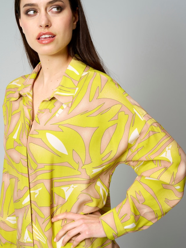 Druckbluse in grafischem Dessin 5