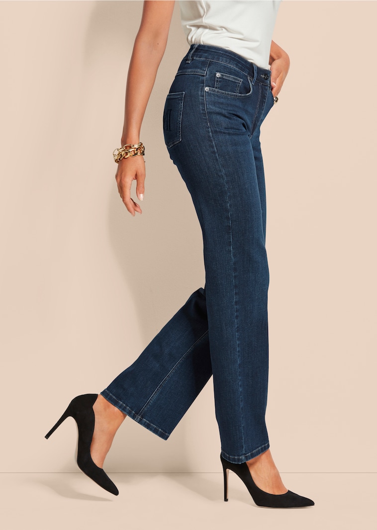 «M»-Jeans in gerader Form mit Logo-Stickerei