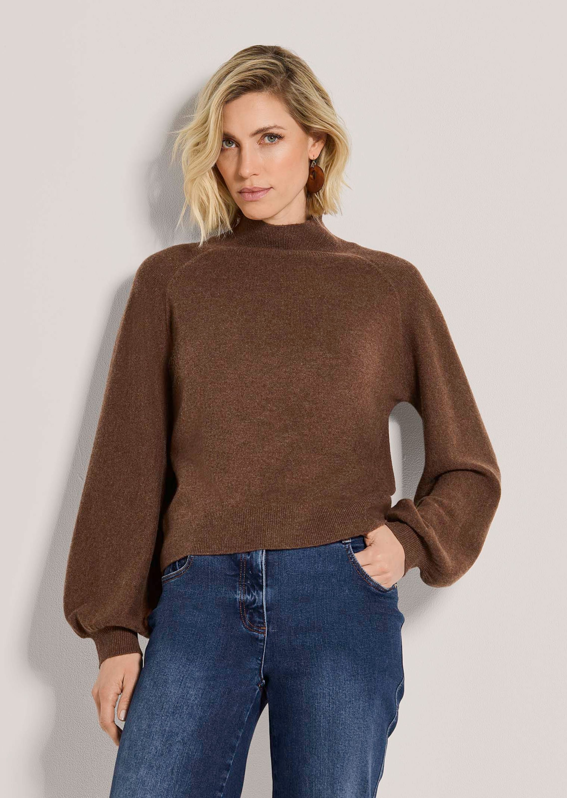 Feinstrickpullover mit Ballonärmeln