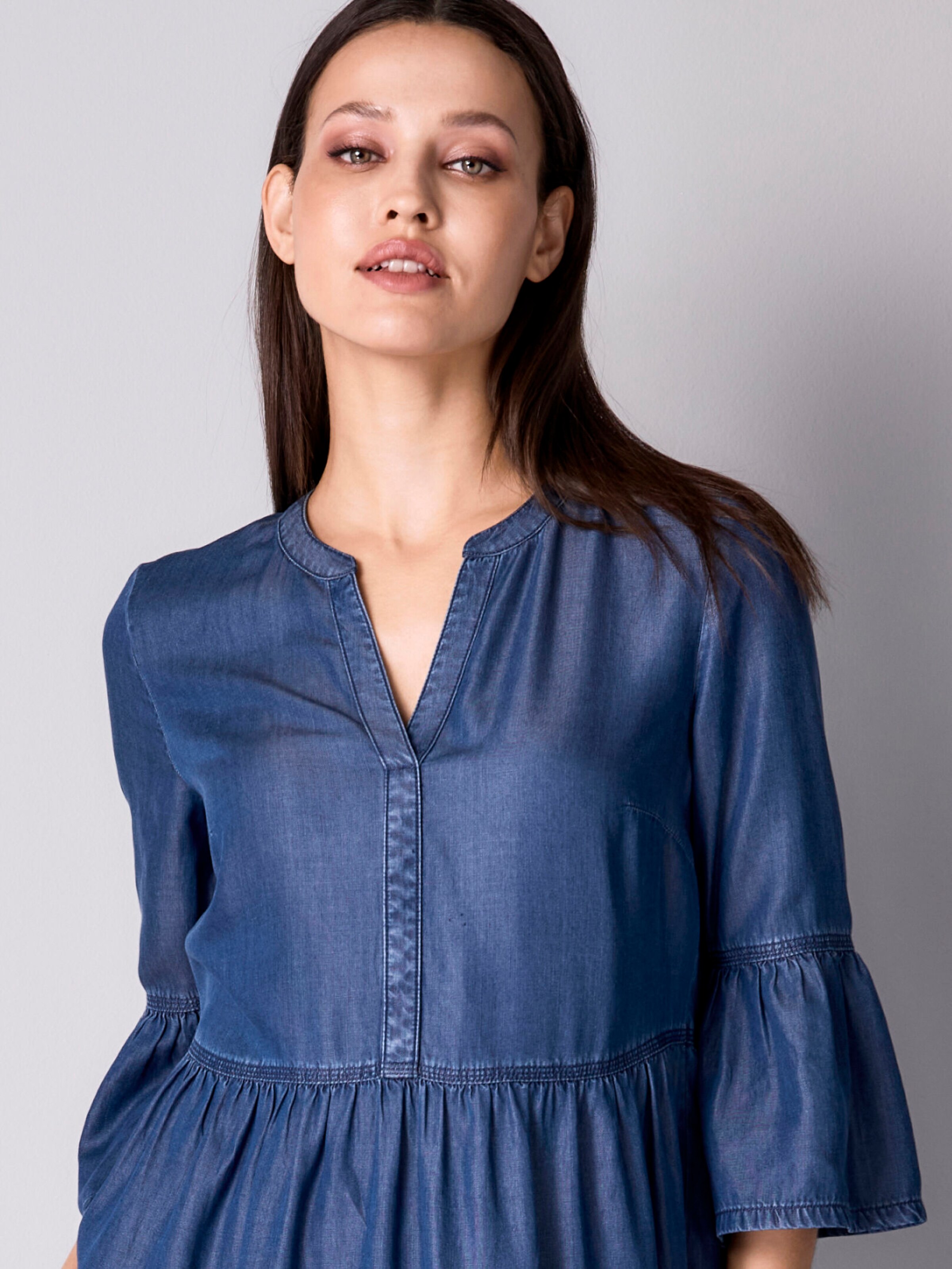 Kleid mit Stufen im Rockteil 6