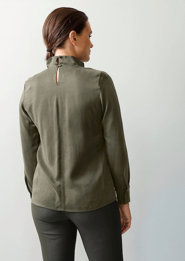 Satinbluse mit Stehkragen 2