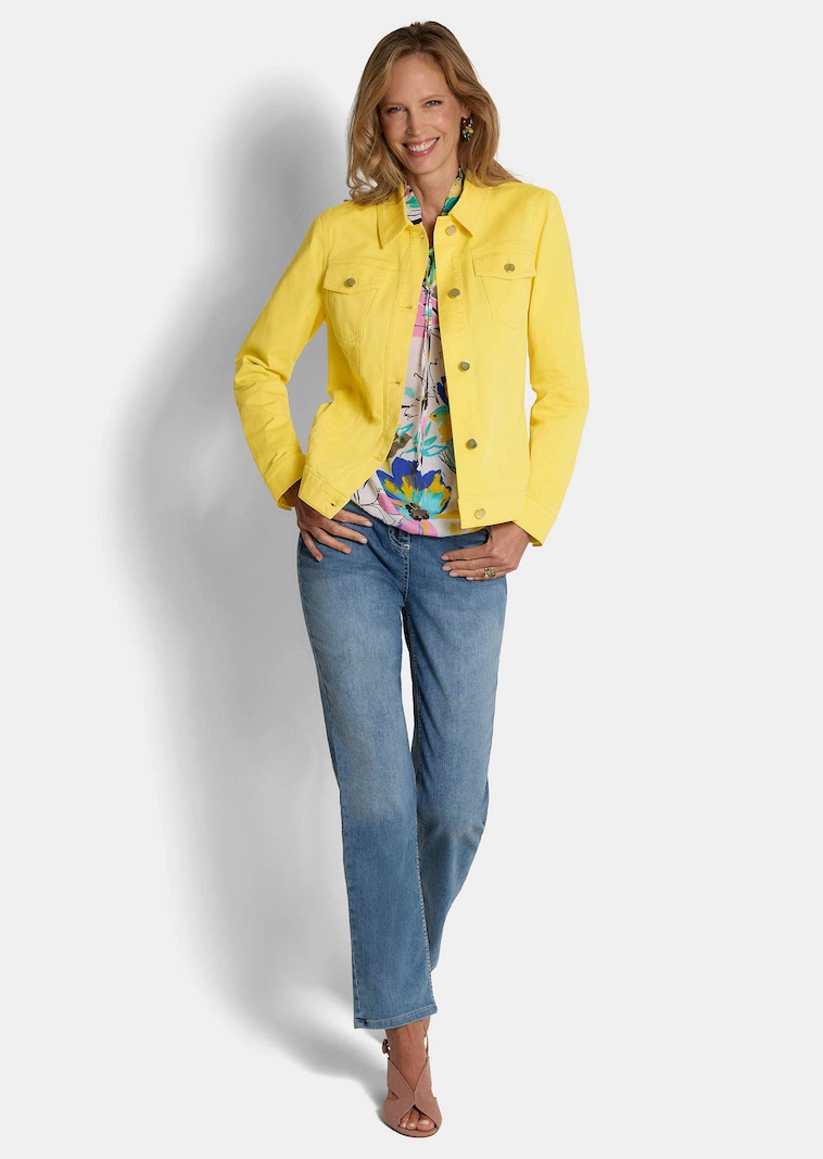 Jeansjacke in taillierter Form
