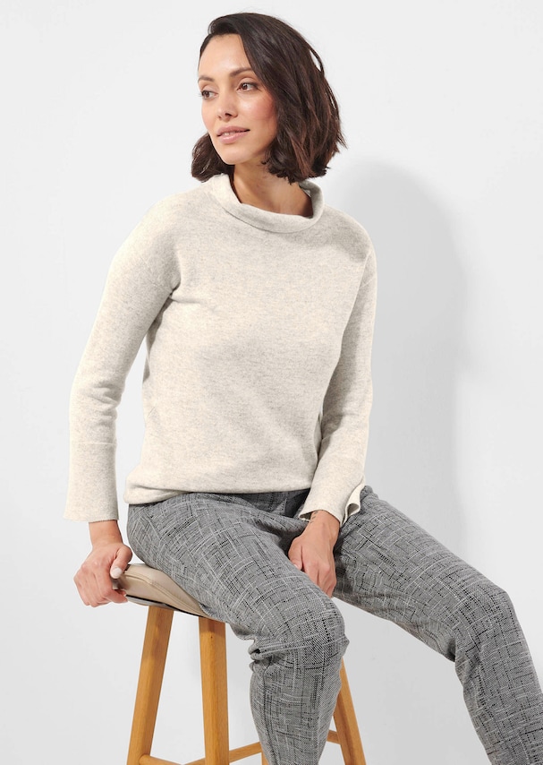Pullover mit Stehkragen 3