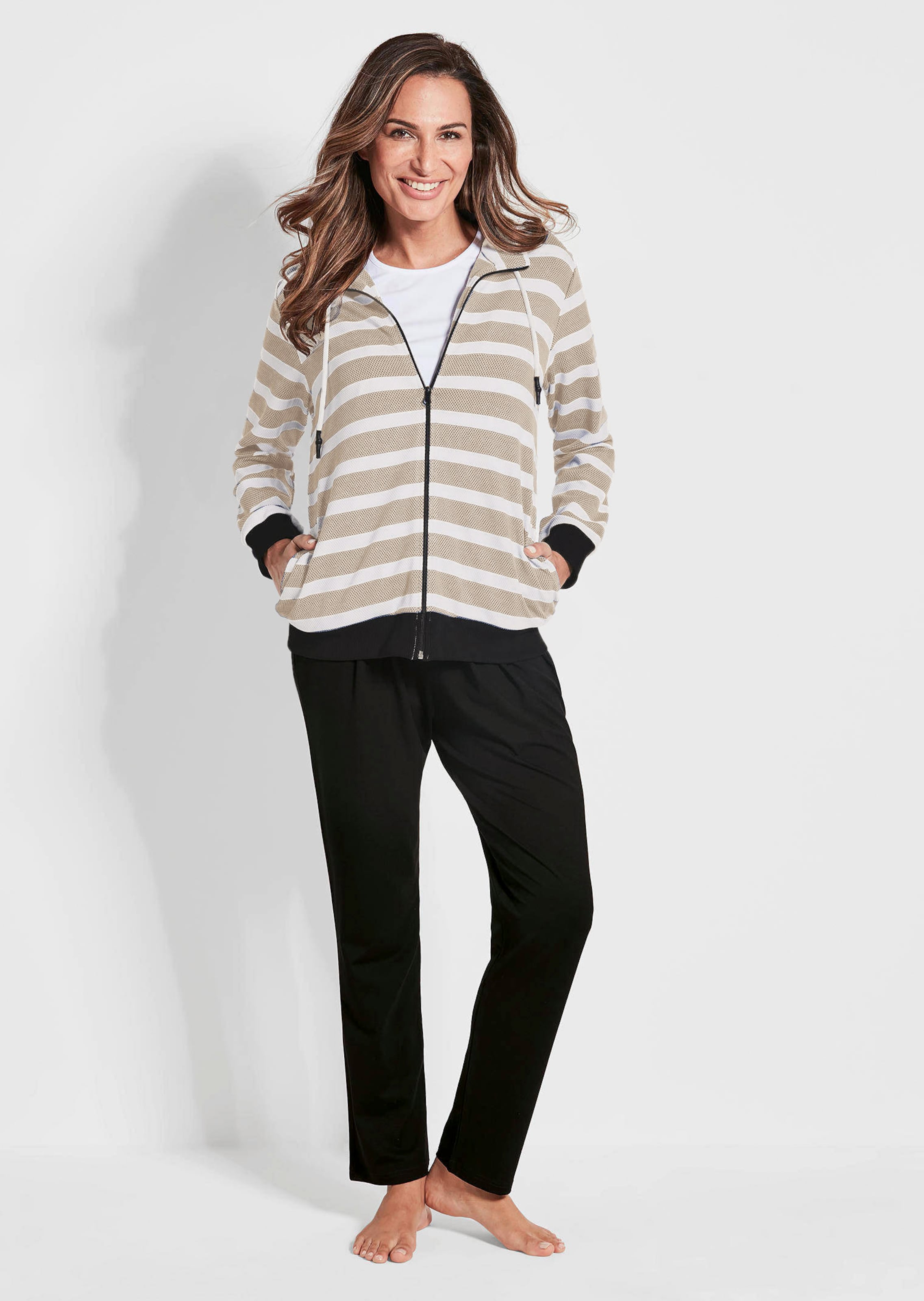 Freizeitanzug mit sportivem Streifenmuster