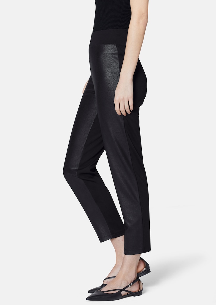 Slim-fit trousers in a leather look 3