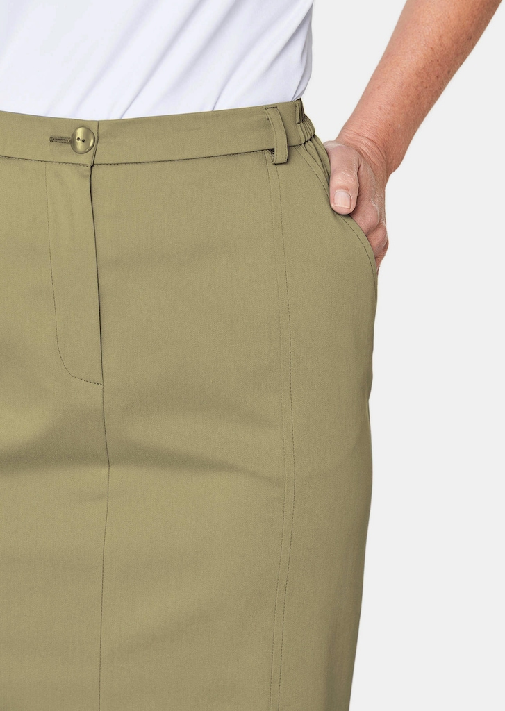 Sportlich eleganter Satinrock