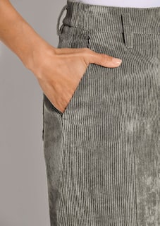 Weite Cordhose mit Bügelfalten thumbnail 5