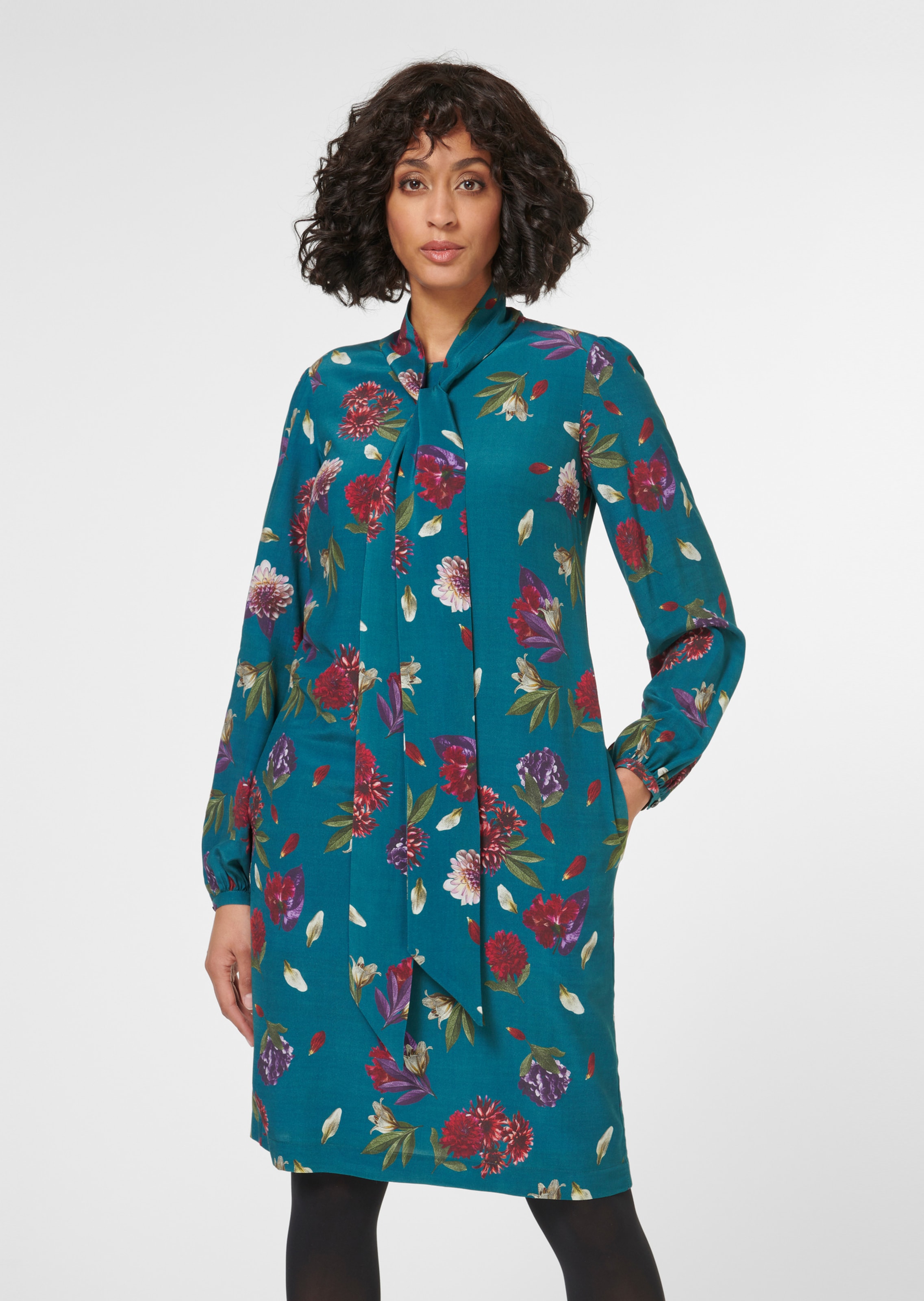 Bedrucktes Schluppenkleid in H-Linie
