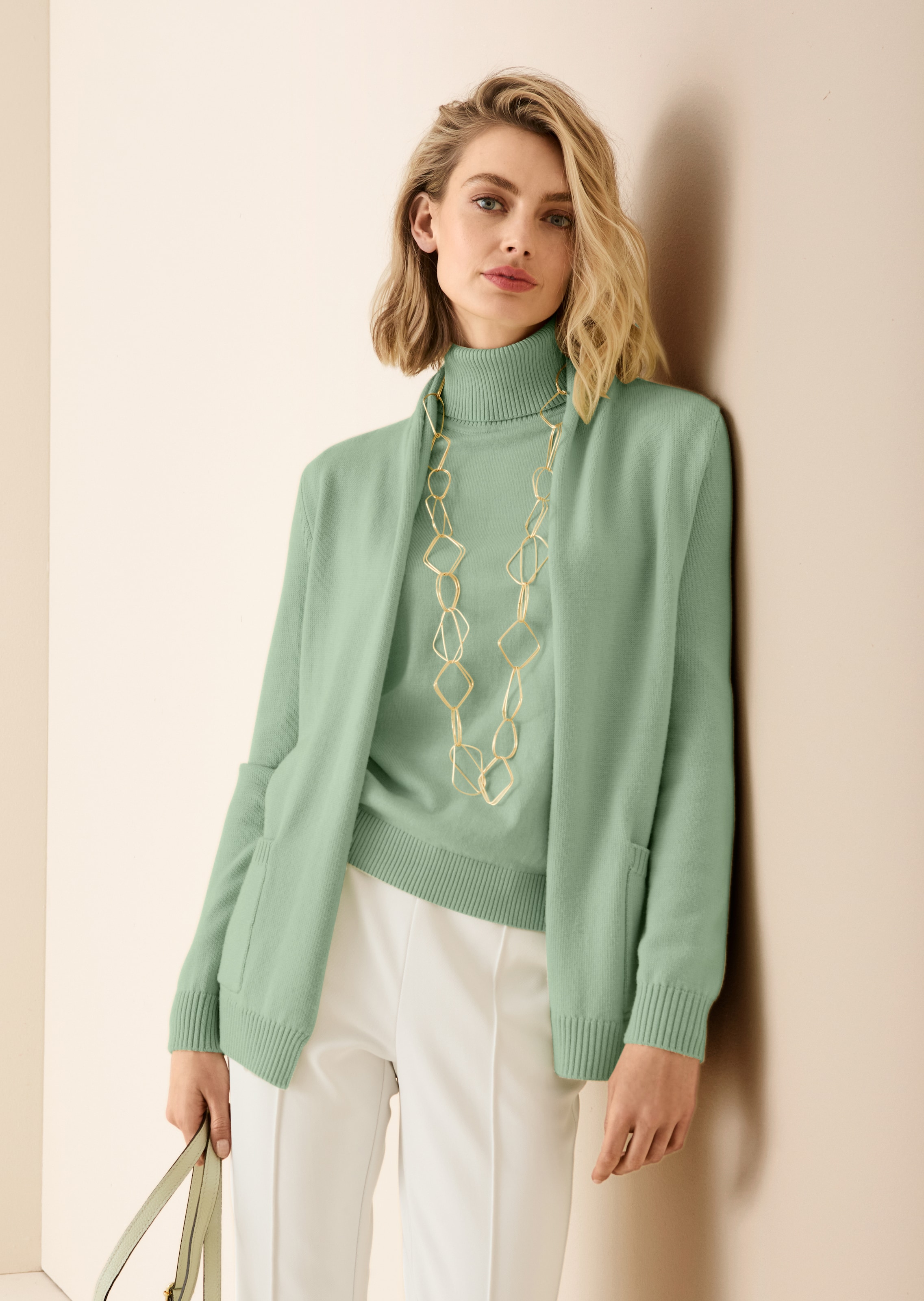 Strickjacke mit Schalkragen