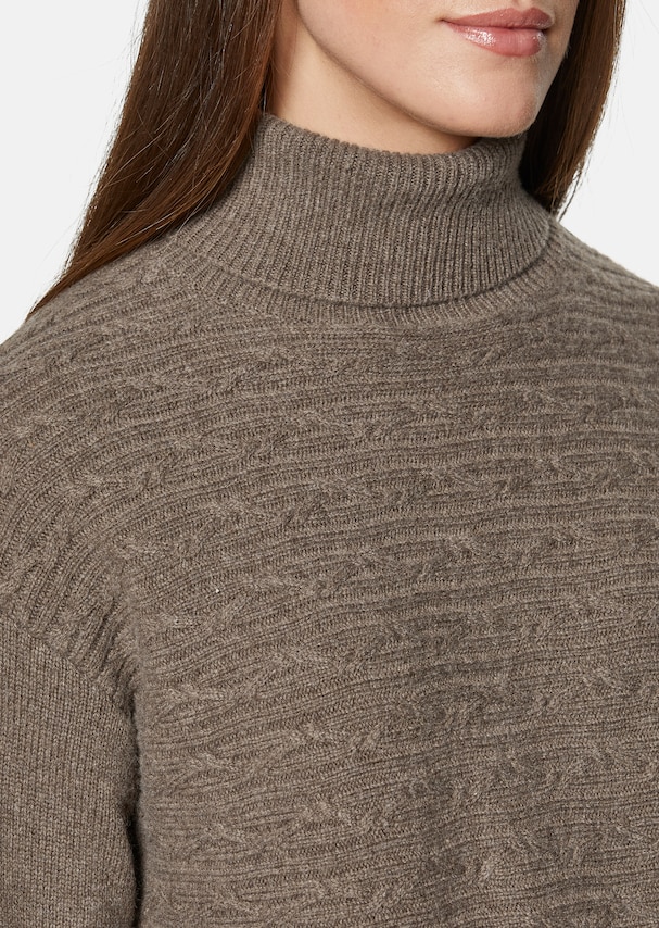 Turtleneck jumper with horizontal cable knit pattern 4