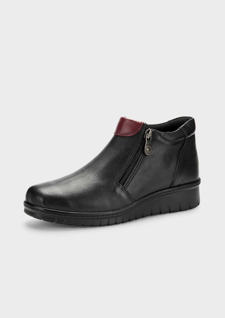 Stiefeletten aus Leder mit Reißverschlüssen