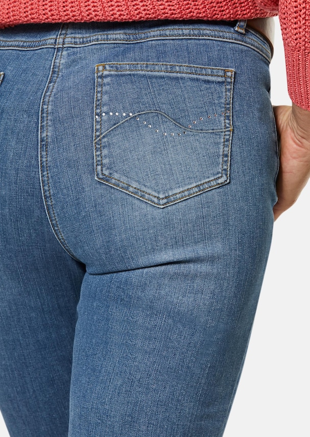 Verkorte jeans met wijd uitlopende zoom 4