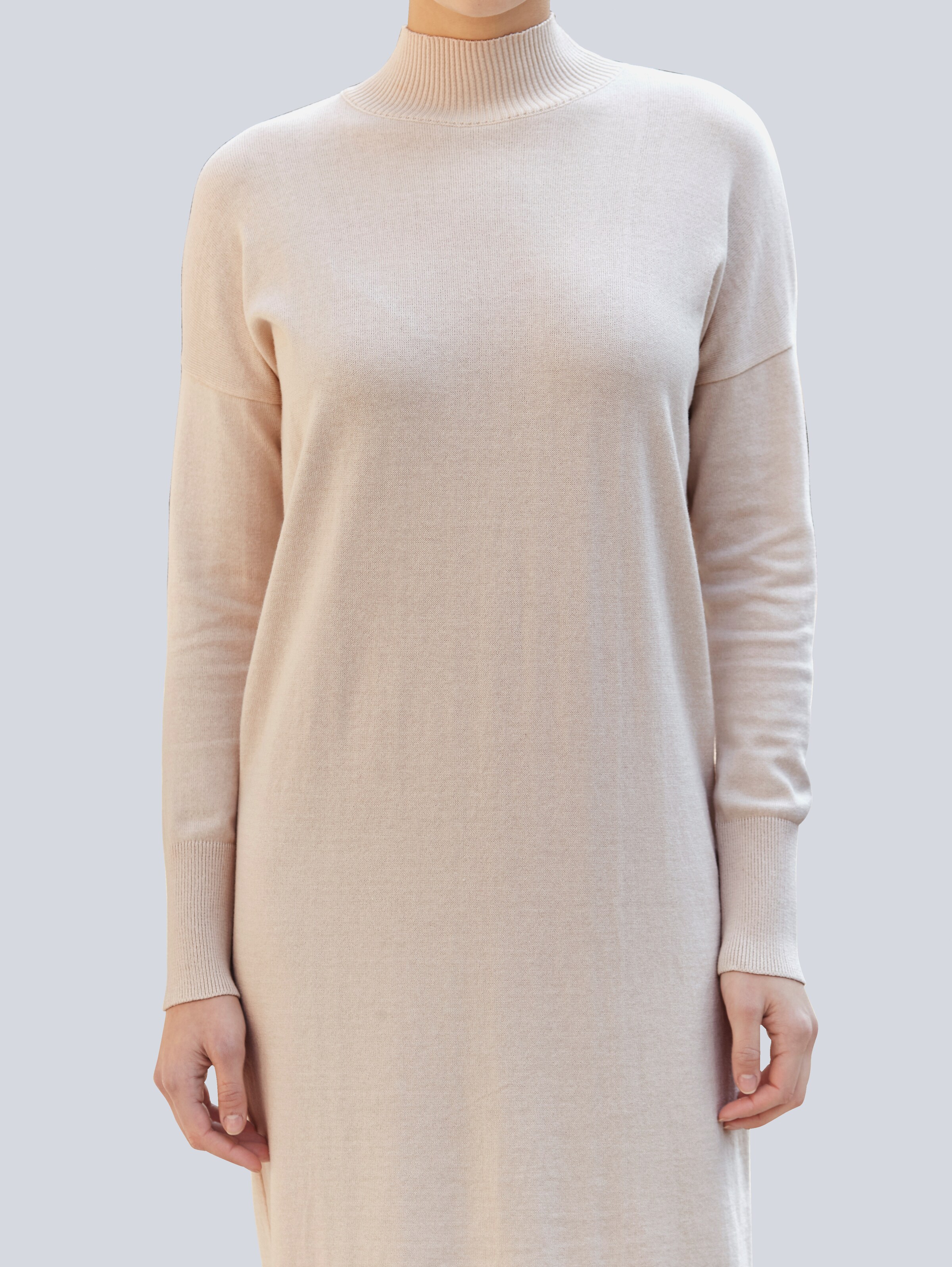 Strickkleid mit Stehkragen