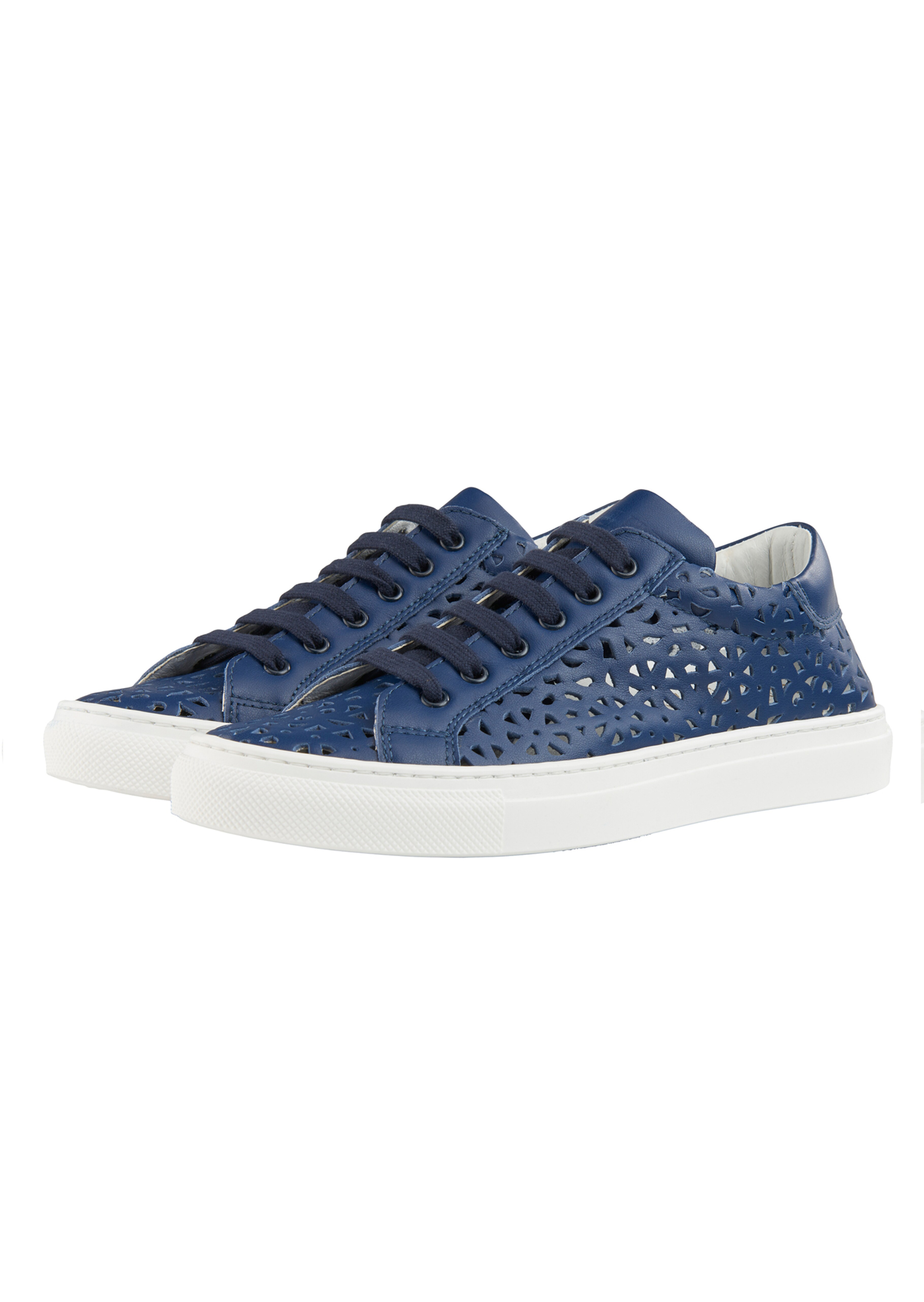 Sneaker mit Cut-outs